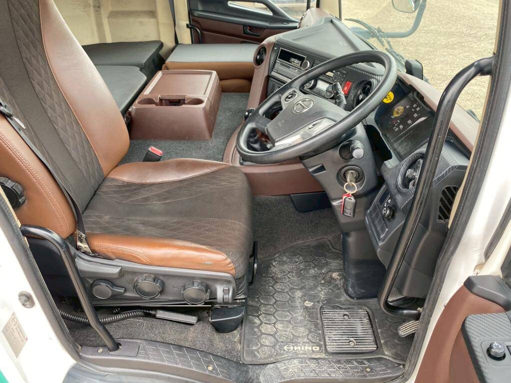 日野プロフィアトレーラーヘッド（トラクターヘッド）大型（10t）[写真19]