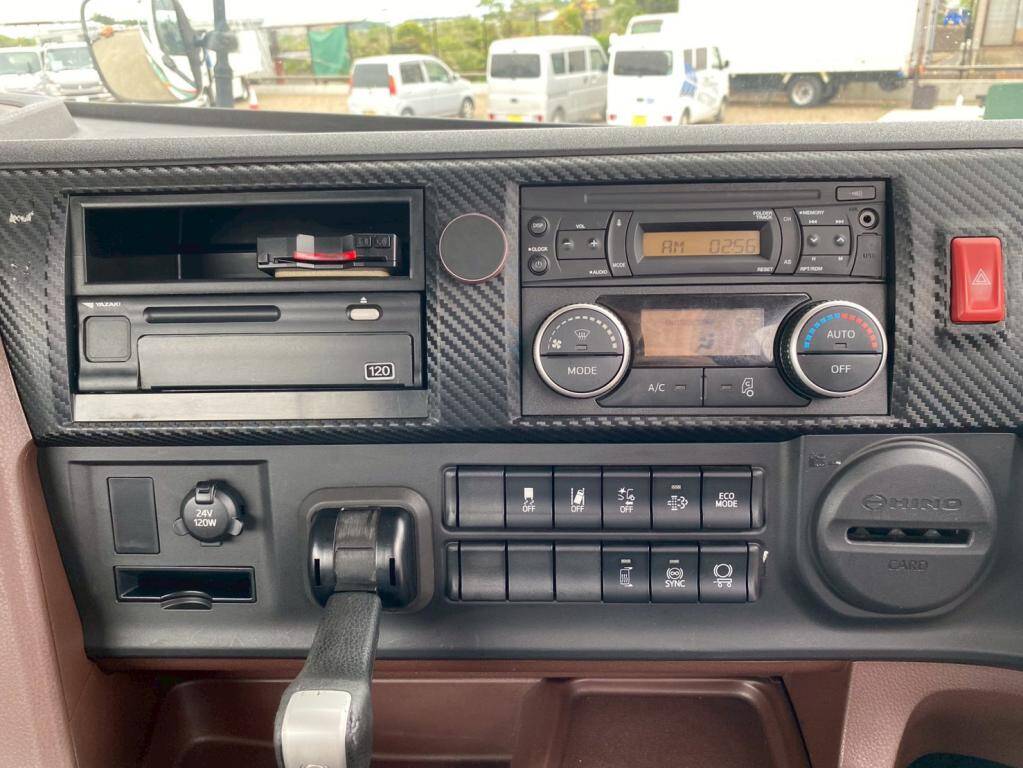 日野プロフィアトレーラーヘッド（トラクターヘッド）大型（10t）[写真20]