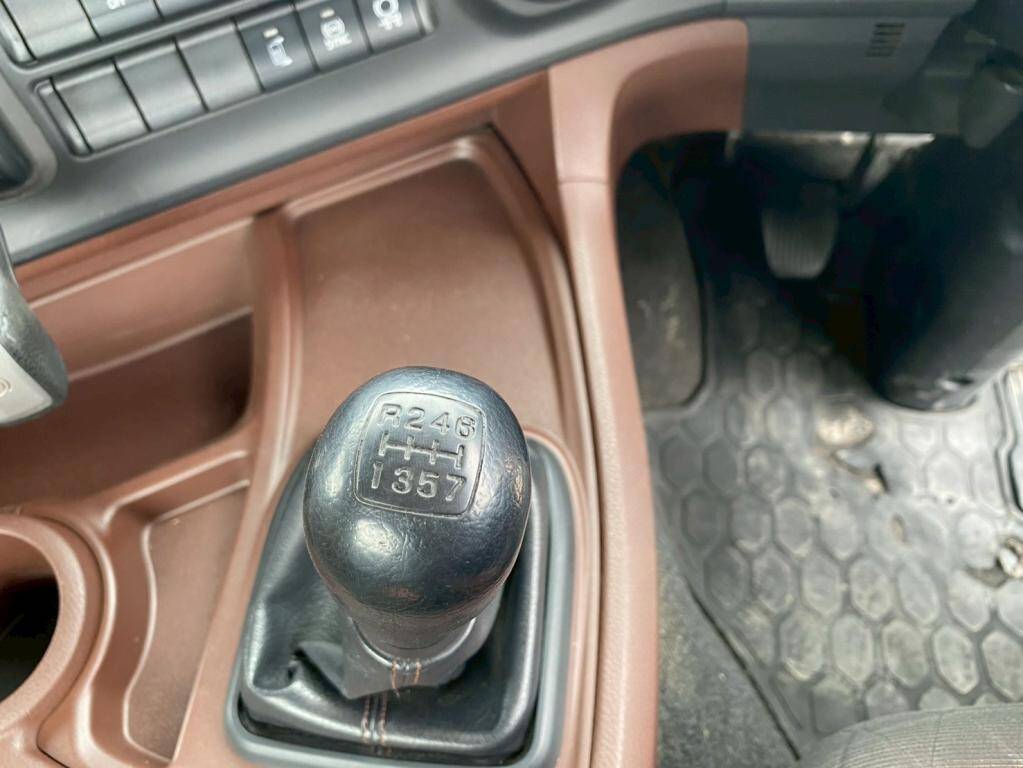 日野プロフィアトレーラーヘッド（トラクターヘッド）大型（10t）[写真21]