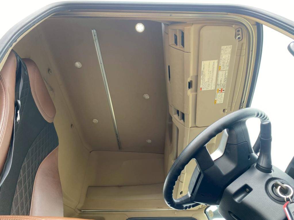 日野プロフィアトレーラーヘッド（トラクターヘッド）大型（10t）[写真22]