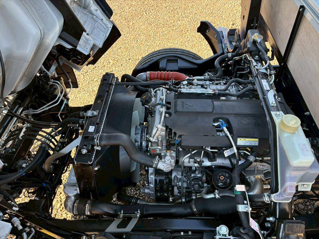 三菱ふそうキャンターアルミブロック小型（2t・3t）[写真16]