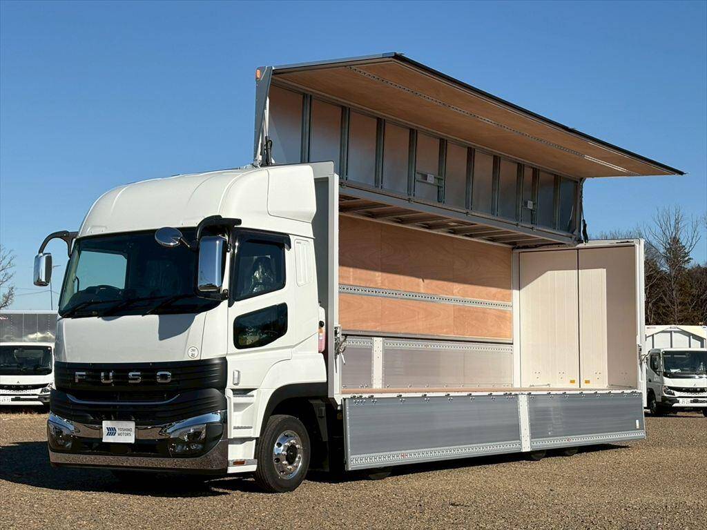 三菱ふそうスーパーグレートアルミウイング大型（10t）[写真11]