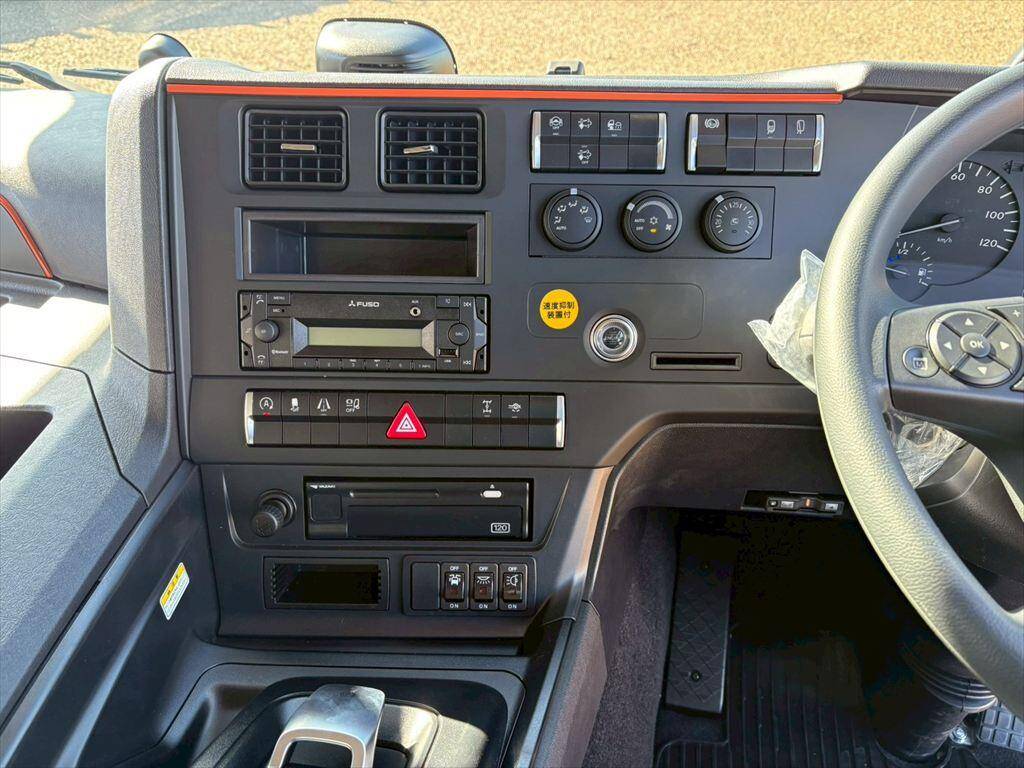 三菱ふそうスーパーグレートアルミウイング大型（10t）[写真22]