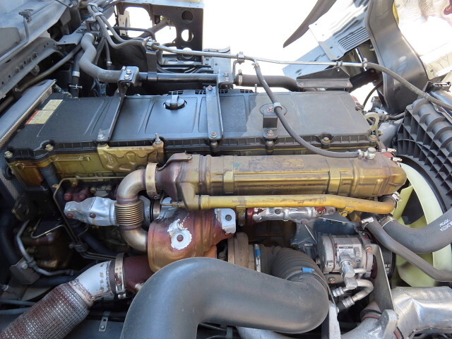 三菱ふそうスーパーグレートアルミウイング大型（10t）[写真16]
