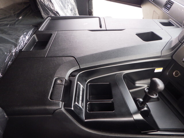 三菱ふそうスーパーグレートアルミウイング大型（10t）[写真35]