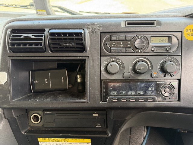 三菱ふそうスーパーグレートアルミウイング大型（10t）[写真27]