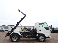 いすゞエルフコンテナ専用車小型（2t・3t）[写真06]