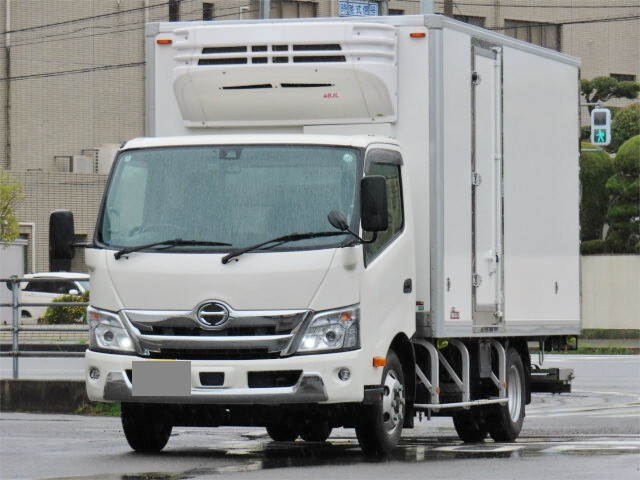 日野デュトロ冷凍車（冷蔵車）小型（2t・3t）[写真01]