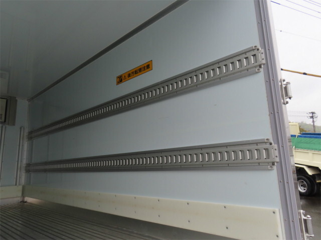 日野デュトロ冷凍車（冷蔵車）小型（2t・3t）[写真18]