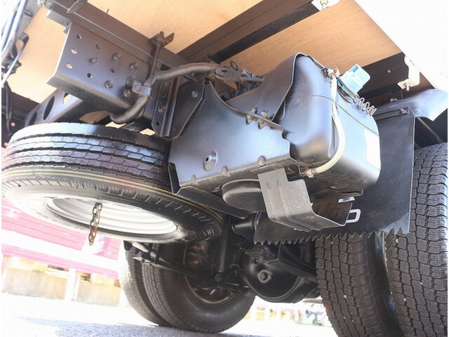 三菱キャンター平ボディ小型（2t・3t）[写真18]