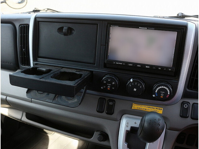 三菱キャンター平ボディ小型（2t・3t）[写真29]