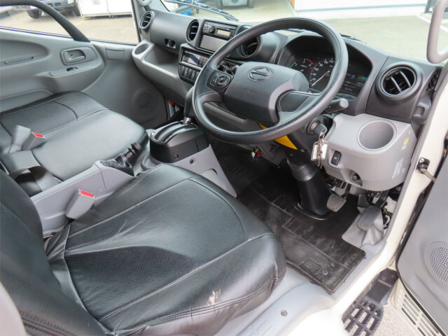 日野デュトロ冷凍車（冷蔵車）小型（2t・3t）[写真10]