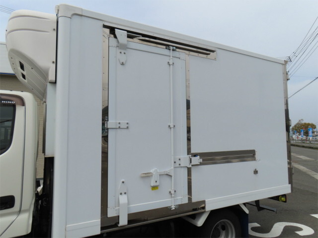 日野デュトロ冷凍車（冷蔵車）小型（2t・3t）[写真23]