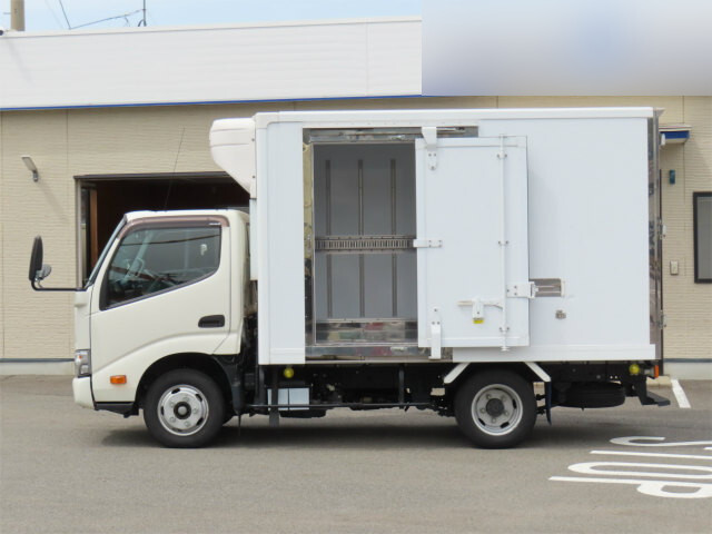 日野デュトロ冷凍車（冷蔵車）小型（2t・3t）[写真09]