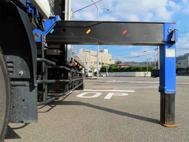 いすゞフォワードクレーン4段増トン（6t・8t）[写真31]