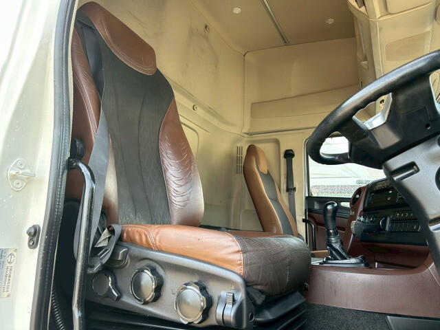 日野プロフィアアルミウイング大型（10t）[写真29]