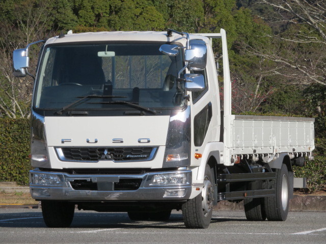 三菱ふそうファイター平ボディ増トン（6t・8t）[写真01]