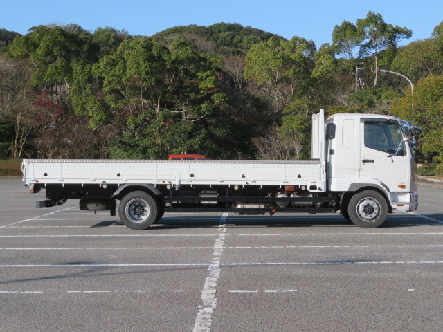 三菱ふそうファイター平ボディ増トン（6t・8t）[写真04]