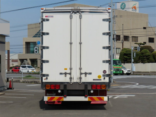三菱ふそうファイターアルミウイング増トン（6t・8t）[写真07]