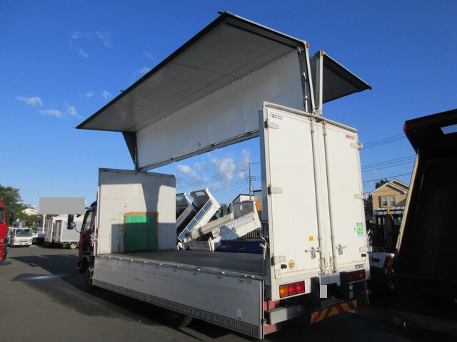 三菱ふそうファイターアルミウイング増トン（6t・8t）[写真02]