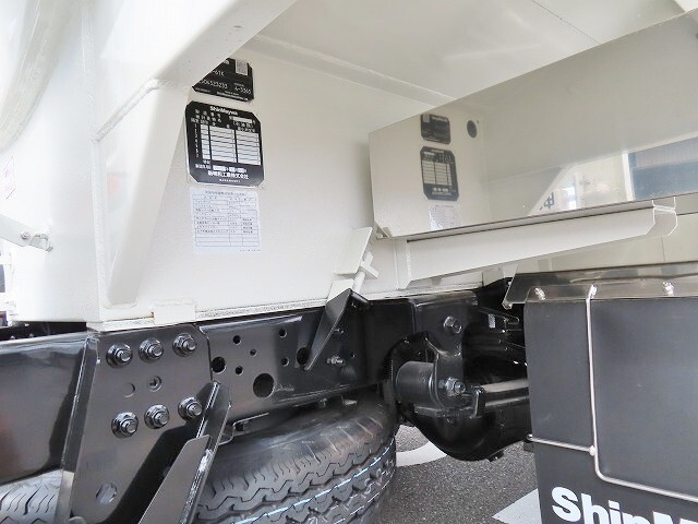 トヨタトヨエースタンク車（タンクローリー）小型（2t・3t）[写真32]