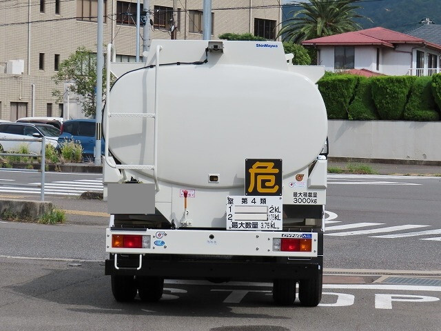 トヨタトヨエースタンク車（タンクローリー）小型（2t・3t）[写真07]