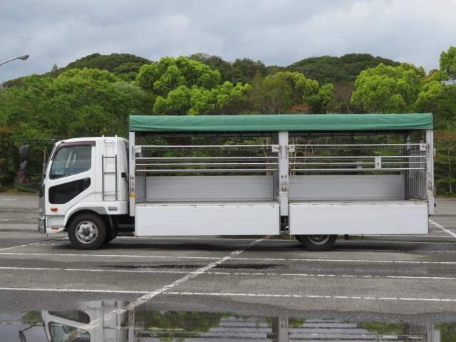 三菱ふそうファイター家畜運搬車中型（4t）[写真09]