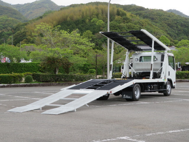 いすゞエルフキャリアカー小型（2t・3t）[写真10]