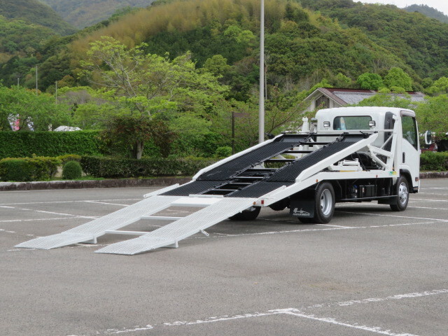 いすゞエルフキャリアカー小型（2t・3t）[写真11]
