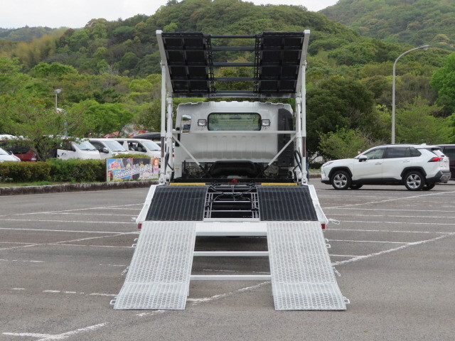いすゞエルフキャリアカー小型（2t・3t）[写真08]