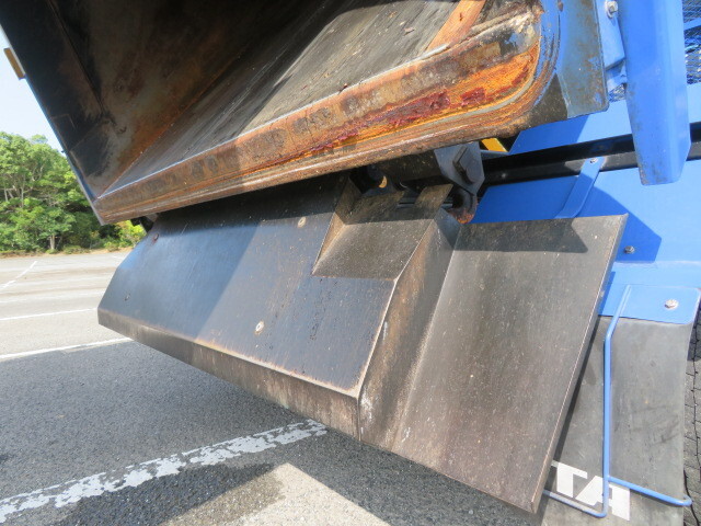 日野レンジャーパッカー車（塵芥車）中型（4t）[写真24]