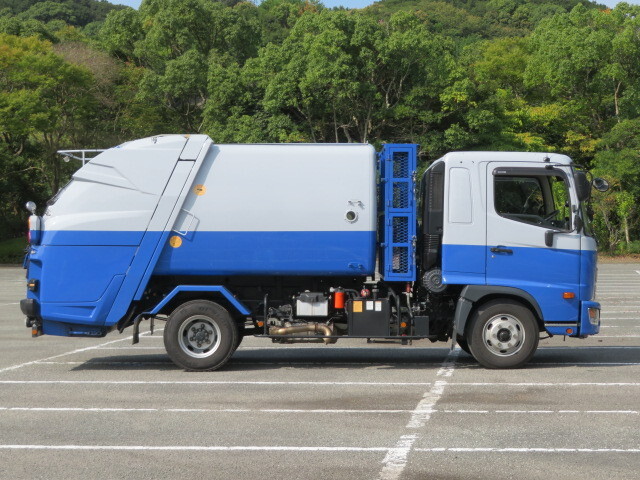 日野レンジャーパッカー車（塵芥車）中型（4t）[写真04]