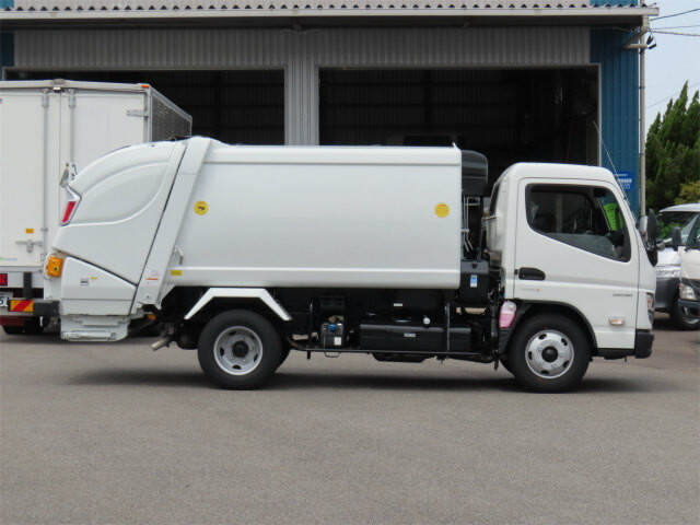 三菱ふそうキャンターパッカー車（塵芥車）小型（2t・3t）[写真04]