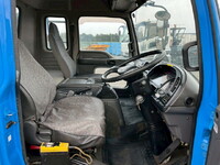 いすゞフォワードコンテナ専用車中型（4t）[写真36]