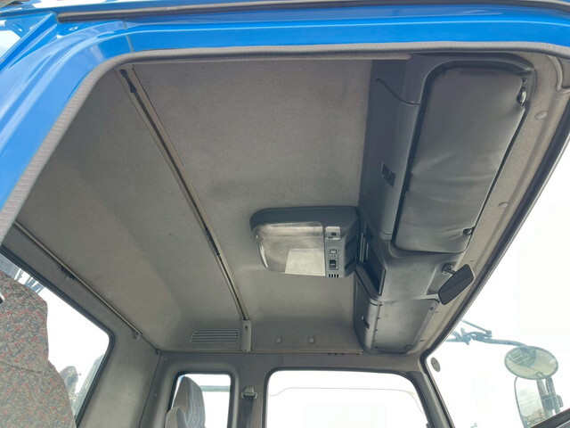 いすゞフォワードコンテナ専用車中型（4t）[写真36]