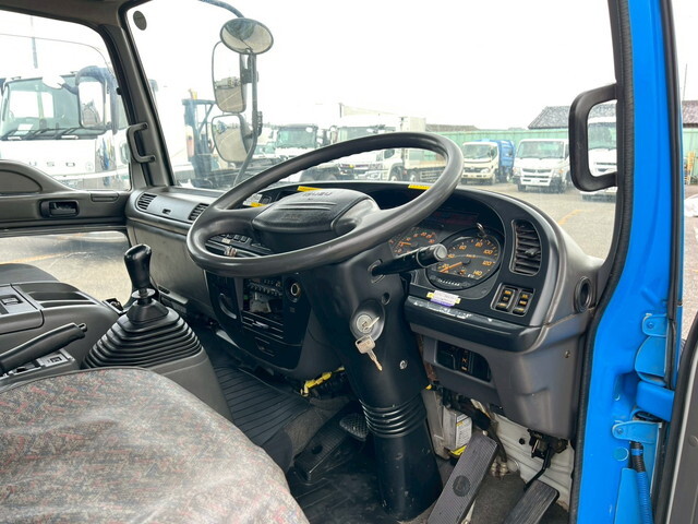 いすゞフォワードコンテナ専用車中型（4t）[写真37]