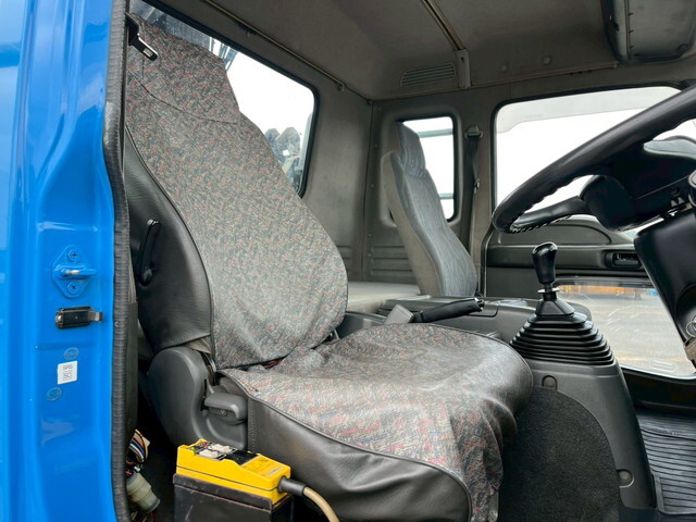 いすゞフォワードコンテナ専用車中型（4t）[写真38]