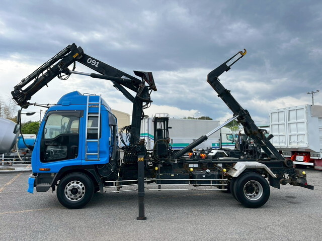 いすゞフォワードコンテナ専用車中型（4t）[写真06]