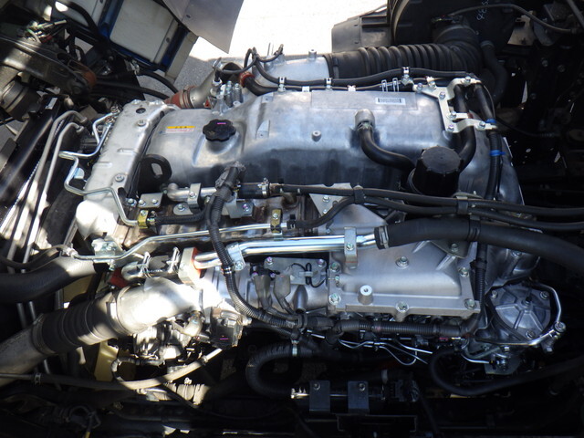 いすゞギガ平ボディ大型（10t）[写真24]