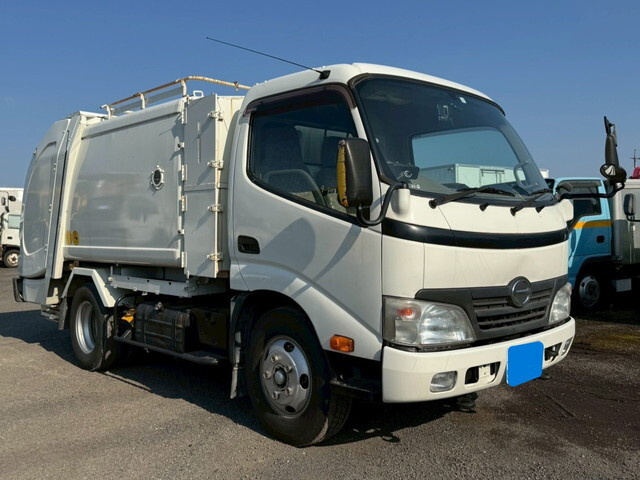 日野デュトロパッカー車（塵芥車）2011年(平成23年)BDG-XZU304X
