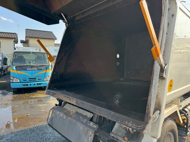 日野デュトロパッカー車（塵芥車）小型（2t・3t）[写真16]