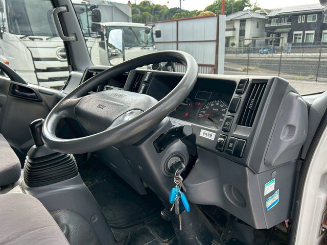 いすゞエルフアルミバン小型（2t・3t）[写真19]