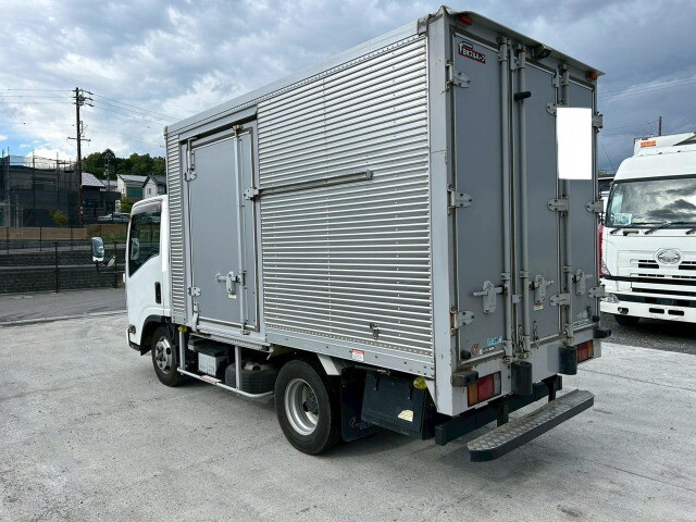 いすゞエルフアルミバン小型（2t・3t）[写真03]