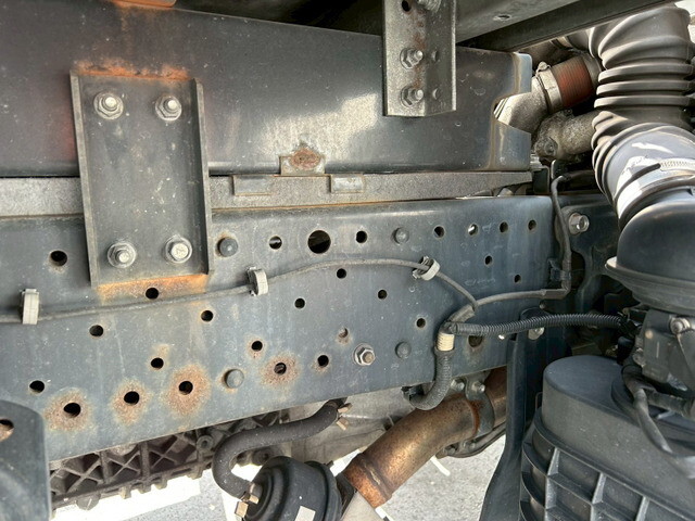 いすゞエルフアルミバン小型（2t・3t）[写真32]