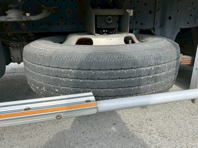 いすゞエルフアルミバン小型（2t・3t）[写真40]