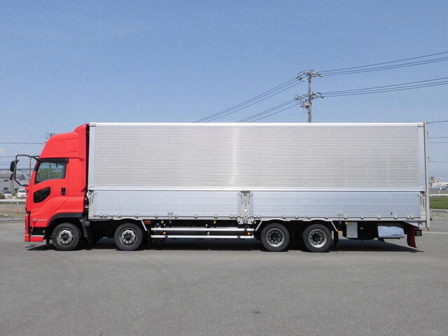 いすゞギガアルミウイング大型（10t）[写真05]