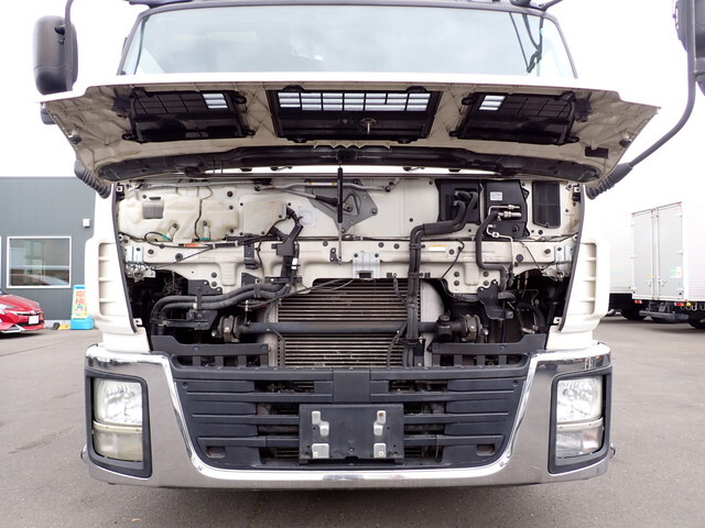 いすゞギガアルミウイング大型（10t）[写真36]