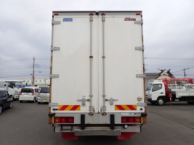いすゞギガアルミウイング大型（10t）[写真06]