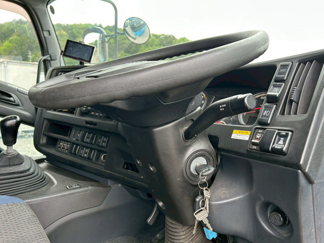 いすゞギガアルミウイング大型（10t）[写真17]