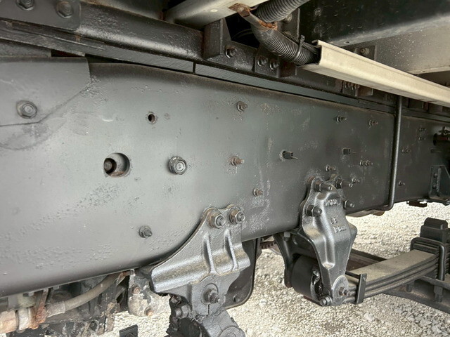 いすゞギガアルミウイング大型（10t）[写真32]